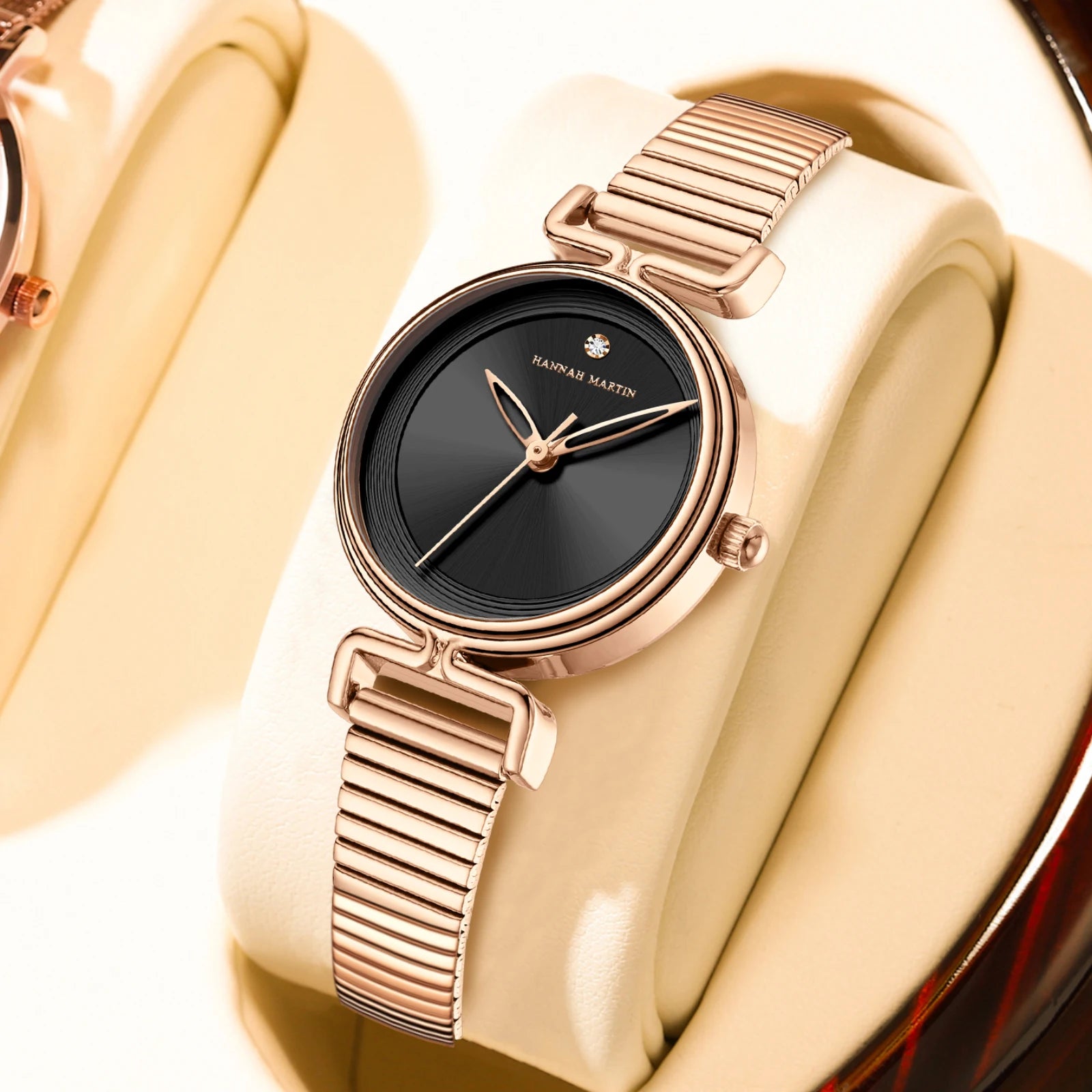 2025 New Women Watch Leisure Fashion 29mm Mini Dial Stainless Steel Mesh Strap HANNAH MARTIN Nordic Simple 3Bar Waterproof Watch