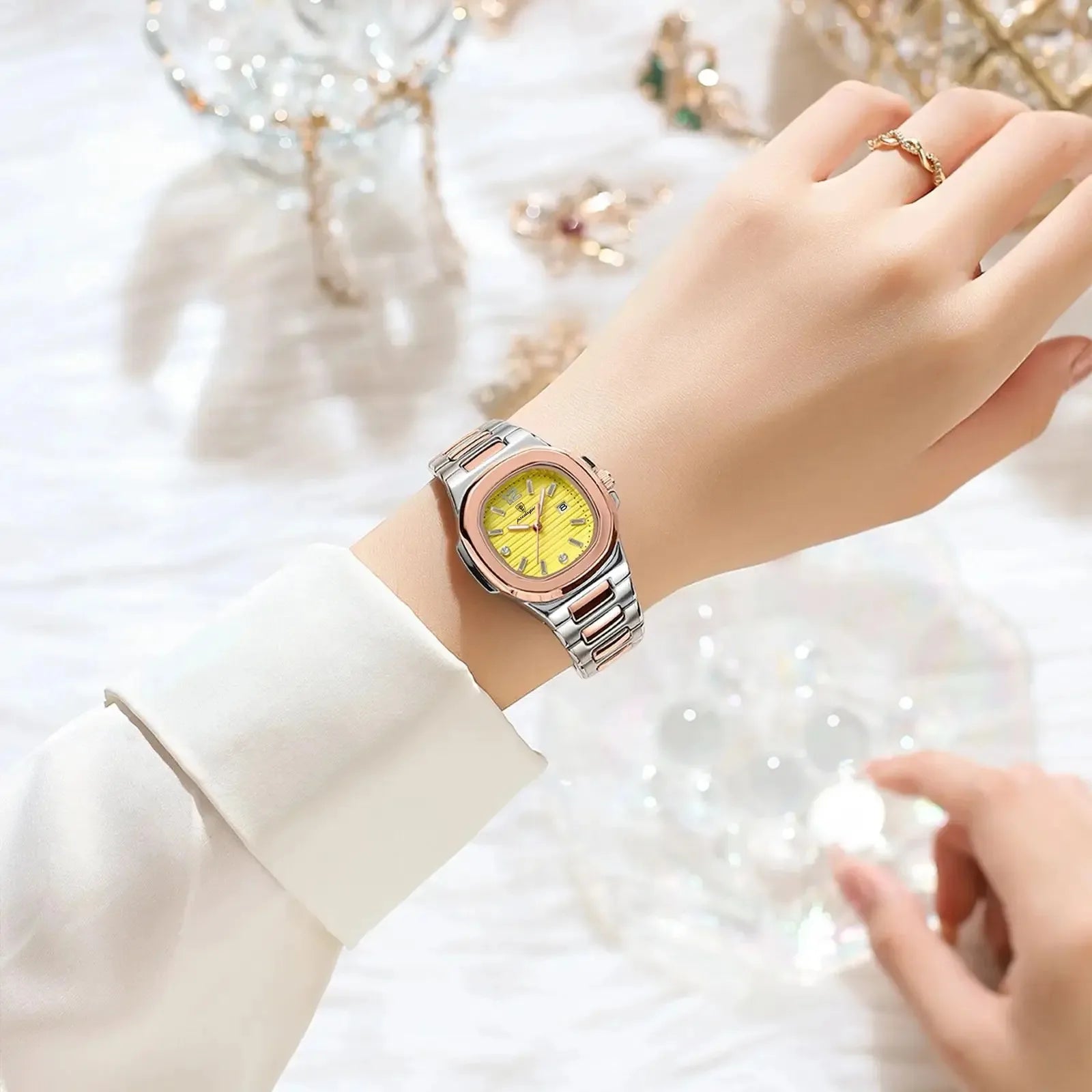 Fashion Quartz Wristwatches Elegante Small Ladies Watches For Woman Luxury Designer Gold Diamond Watch Women Gifts Reloj Mujer