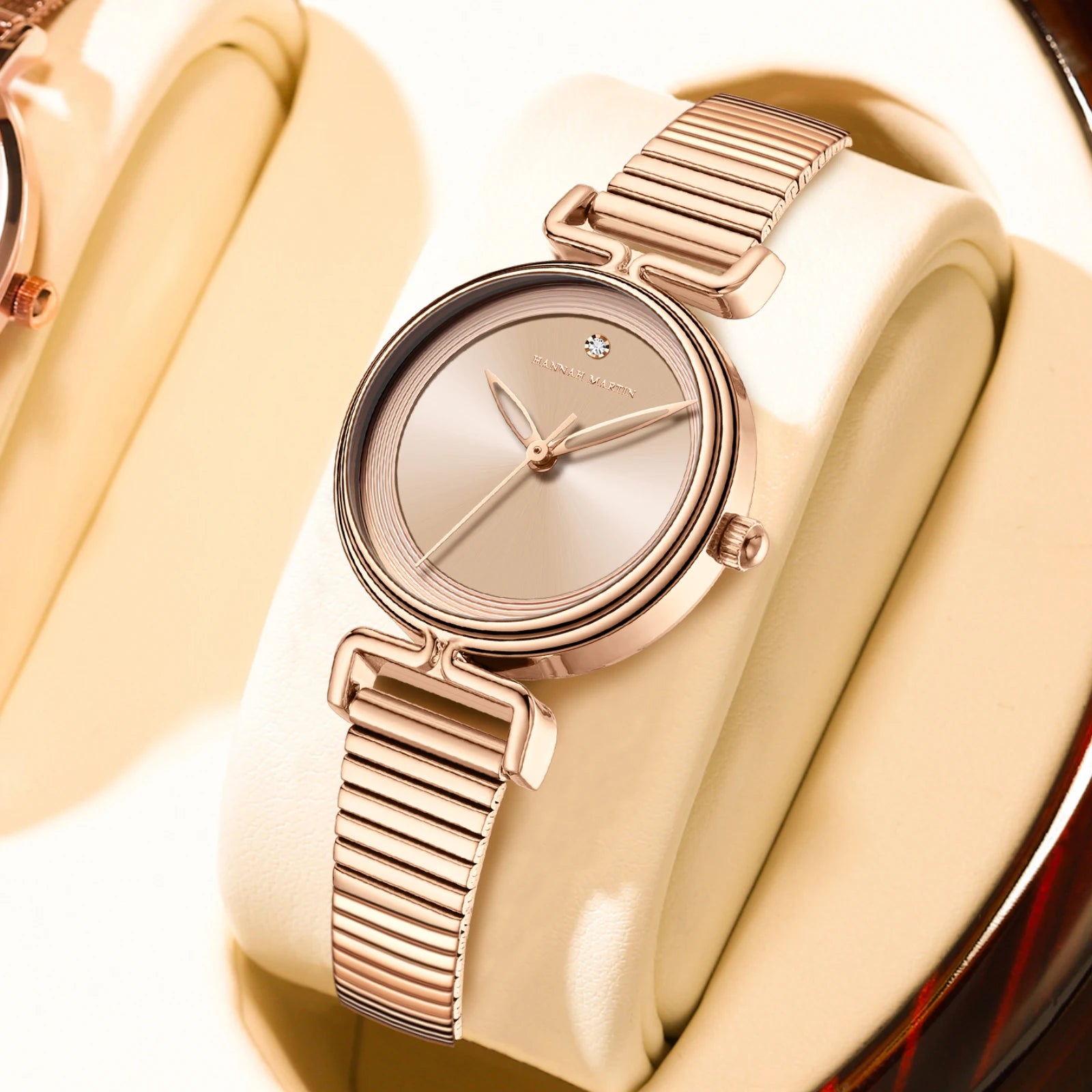 2025 New Women Watch Leisure Fashion 29mm Mini Dial Stainless Steel Mesh Strap HANNAH MARTIN Nordic Simple 3Bar Waterproof Watch
