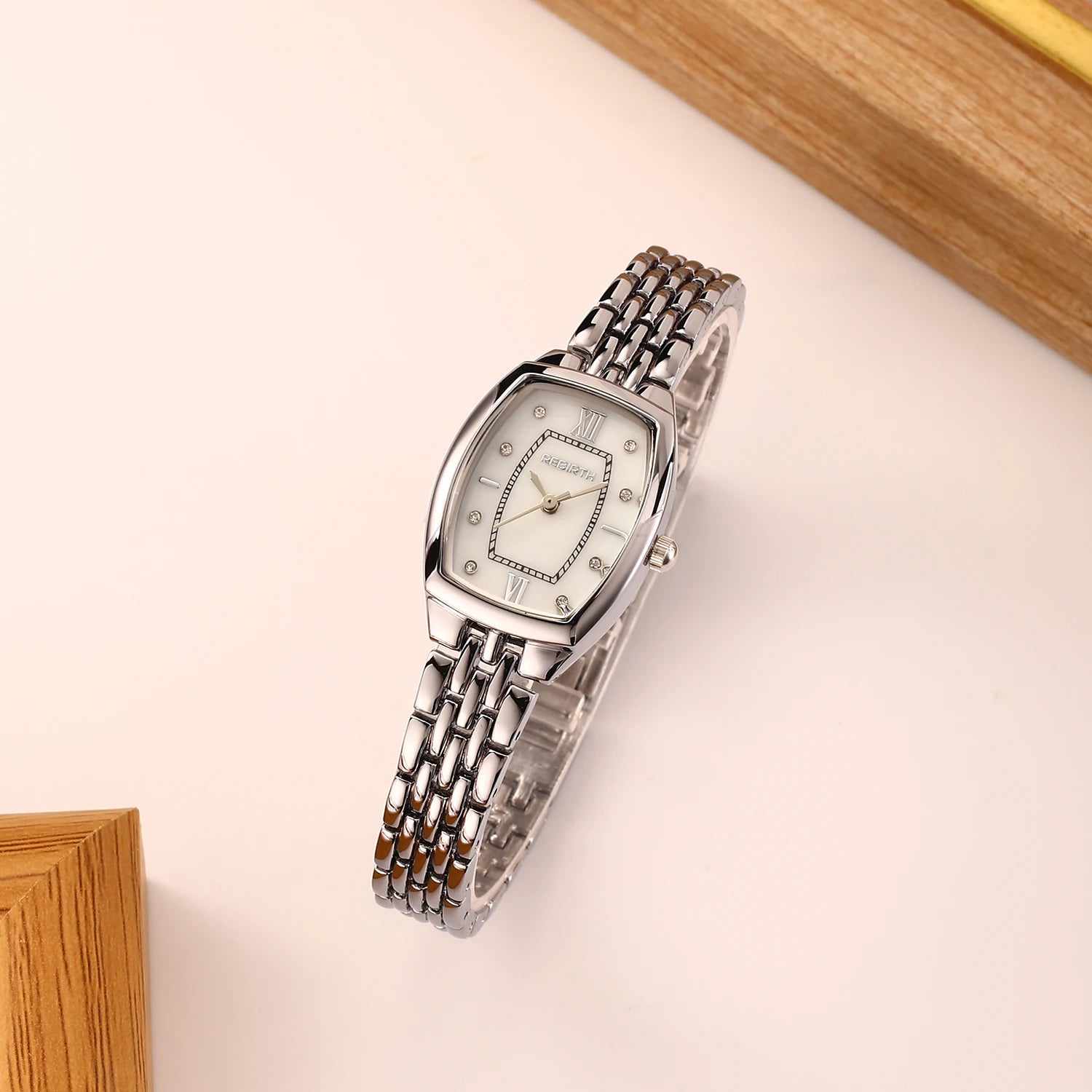 Elegant and Versatile Stainless Steel Strap Business Simple Barrel-Shaped Quartz Watch as a Gift